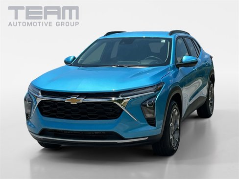 New 2025 Chevrolet Trax LT w/ Driver Confidence Package image 3