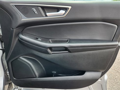 Used 2023 Ford Edge SEL image 17