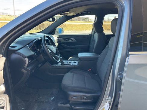 Used 2023 Chevrolet Traverse LT image 13