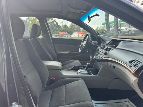 Used 2011 Honda Accord EX image 17