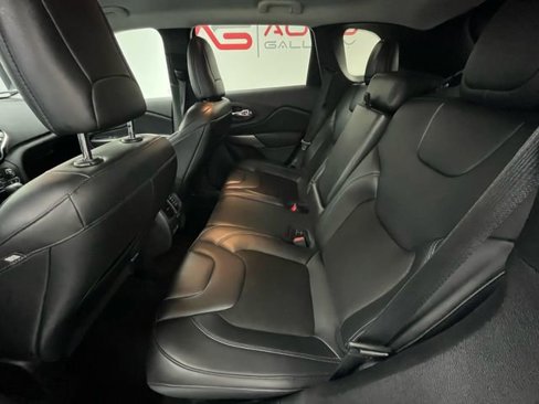 Used 2021 Jeep Cherokee Latitude Plus image 13