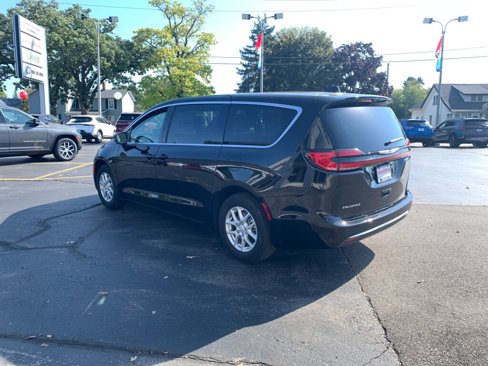 New 2026 Chrysler Pacifica Select image 6