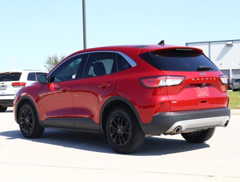 Used 2022 Ford Escape SE w/ Convenience Package image 3