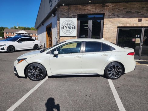 Used 2020 Toyota Corolla SE image 2