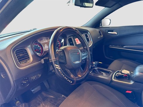 Used 2015 Dodge Charger SE w/ Popular Equipment Group image 9