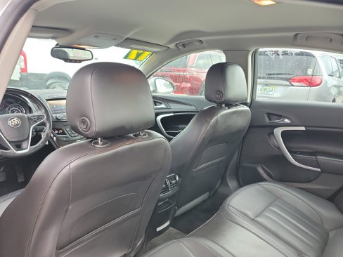 Used 2017 Buick Regal Sport Touring image 13