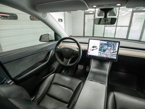 Used 2020 Tesla Model Y Performance image 17