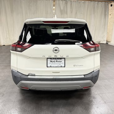 Used 2021 Nissan Rogue SV image 4