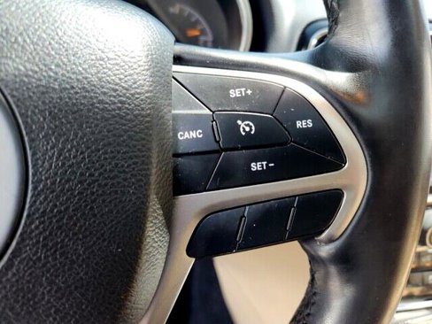 Used 2019 Jeep Grand Cherokee Limited image 10