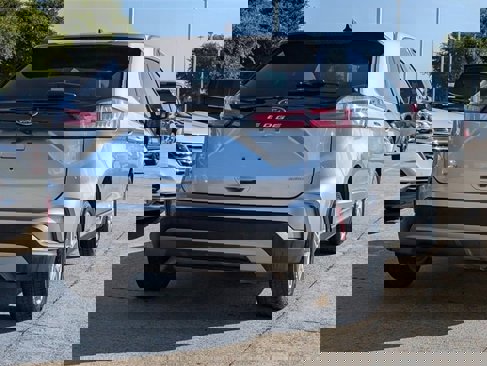 Used 2023 Ford Edge SEL image 4