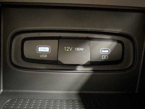 New 2025 Hyundai Venue SEL image 23
