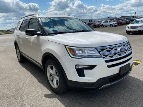 Used 2019 Ford Explorer XLT w/ Equipment Group 202A image 4