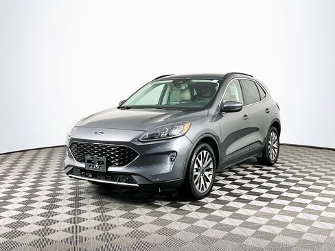 Used 2021 Ford Escape Titanium image 3