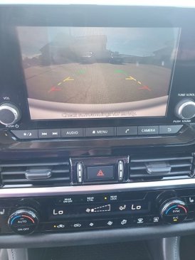 Used 2022 Nissan Pathfinder SV image 3