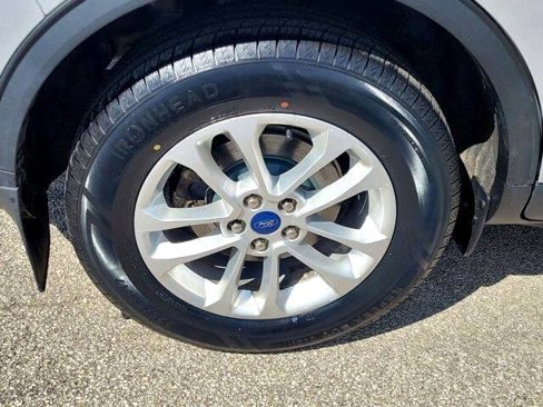 Used 2020 Ford Escape SE image 5