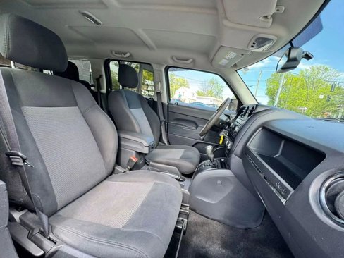 Used 2017 Jeep Patriot Sport image 24