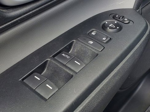 Used 2017 Honda CR-V LX image 11