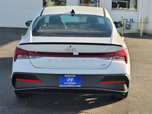 New 2025 Hyundai Elantra SEL image 5
