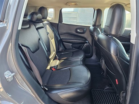 Used 2020 Jeep Compass Trailhawk image 14
