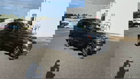 Used 2022 Ford Escape SEL w/ Technology Package image 2