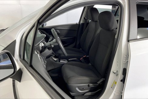 Used 2022 Chevrolet Trax LS w/ Tint and Cruise Package image 34