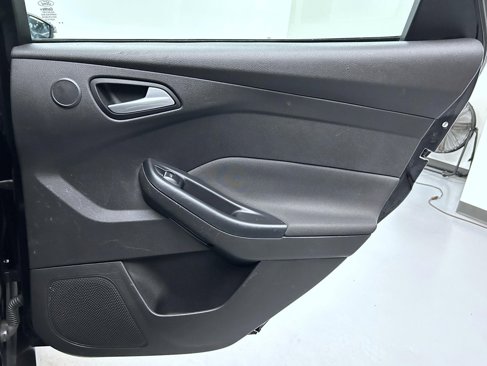 Used 2016 Ford Focus Titanium w/ Titanium Cold Weather Package image 17