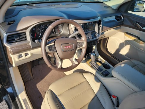 Used 2019 GMC Acadia Denali image 13