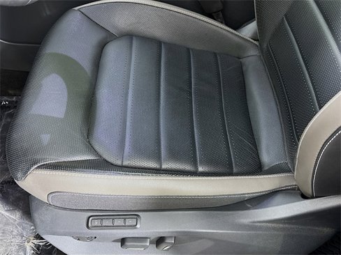 Used 2021 Volkswagen Atlas SEL Premium image 18