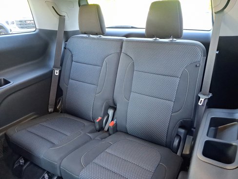 Used 2023 GMC Acadia SLE w/ Driver Convenience Package image 10