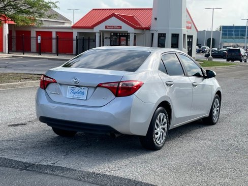 Used 2019 Toyota Corolla LE image 4