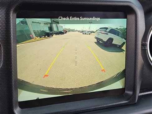Used 2022 Jeep Wrangler Unlimited Sahara w/ Cold Weather Group image 27