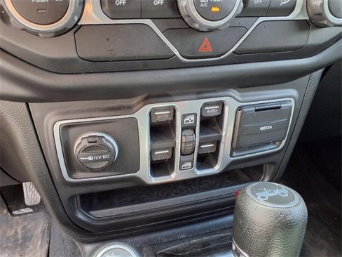 Used 2018 Jeep Wrangler Unlimited Sport S image 23