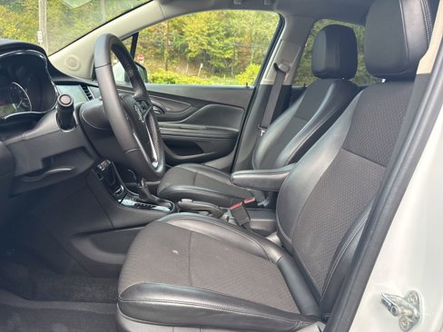 Used 2021 Buick Encore Preferred w/ Safety Package image 13