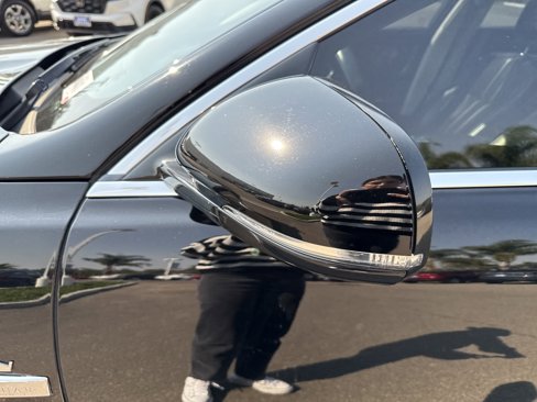 Used 2013 Jaguar XJ image 12