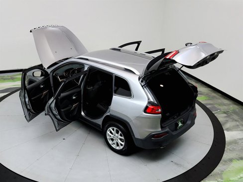 Used 2017 Jeep Cherokee Latitude image 39