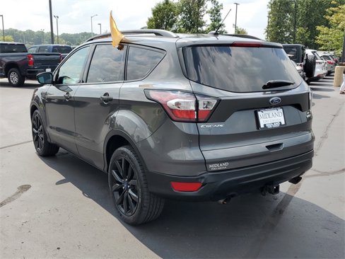 Used 2017 Ford Escape SE w/ Equipment Group 201A image 4
