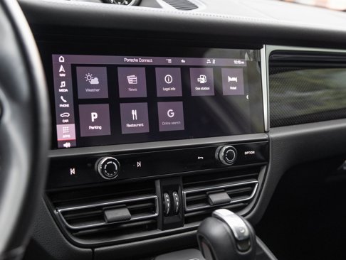 Certified 2022 Porsche Macan image 25