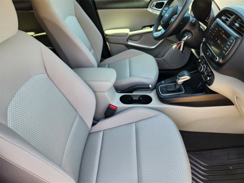 Certified 2025 Kia Soul LX w/ LX Technology Package image 14