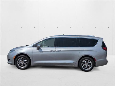 Used 2018 Chrysler Pacifica Limited image 9