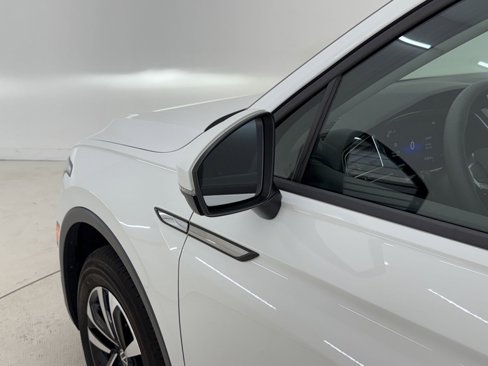 Used 2022 Volkswagen Tiguan S image 25