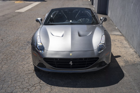 Used 2016 Ferrari California T image 8