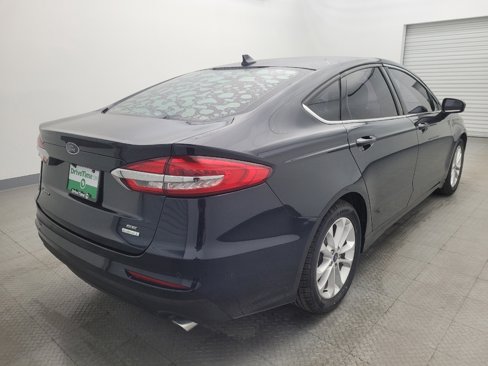 Used 2020 Ford Fusion SE image 9