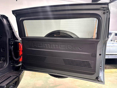 Used 2024 GMC Hummer EV 3X w/ LPO, Illumination Package image 27