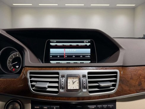 Used 2015 Mercedes-Benz E 350 4MATIC Sedan image 7