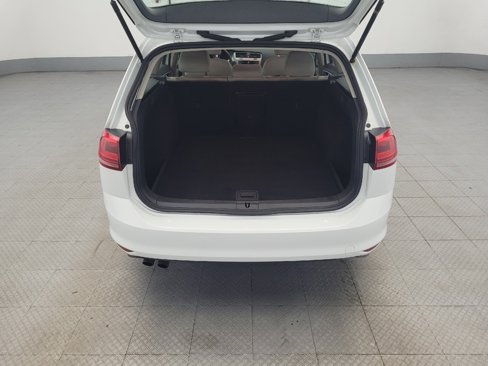 Used 2017 Volkswagen Golf S image 29