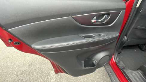 Used 2016 Nissan Rogue S w/ Appearance Package image 22