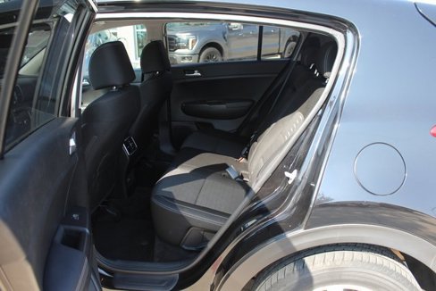 Used 2018 Kia Sportage LX image 16