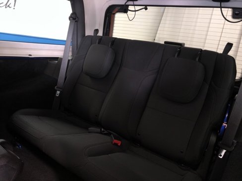 Used 2018 Jeep Wrangler Sport image 28