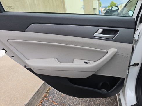 Used 2016 Hyundai Sonata SE image 27