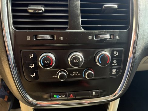 Used 2013 Dodge Grand Caravan SE image 42